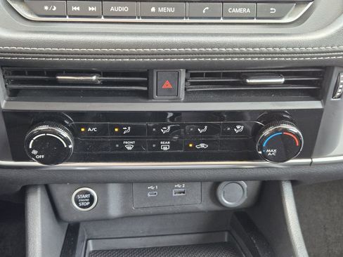 Used 2023 Nissan Rogue S AWD/4WD image 13