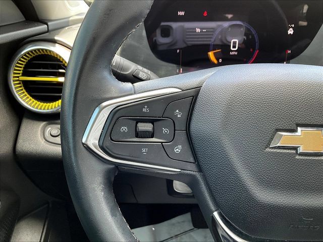 Used 2025 Chevrolet Trax LT w/ LT Convenience Package FWD image 13