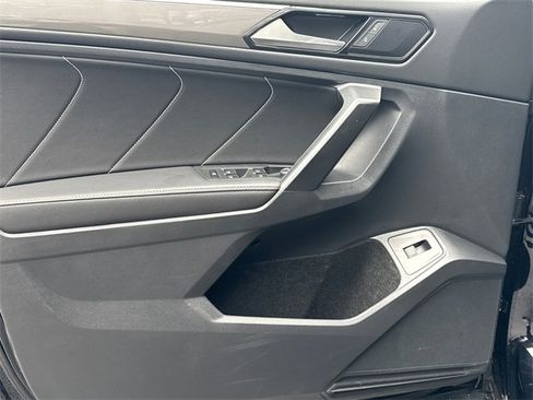 Certified 2024 Volkswagen Tiguan SE R-Line image 10