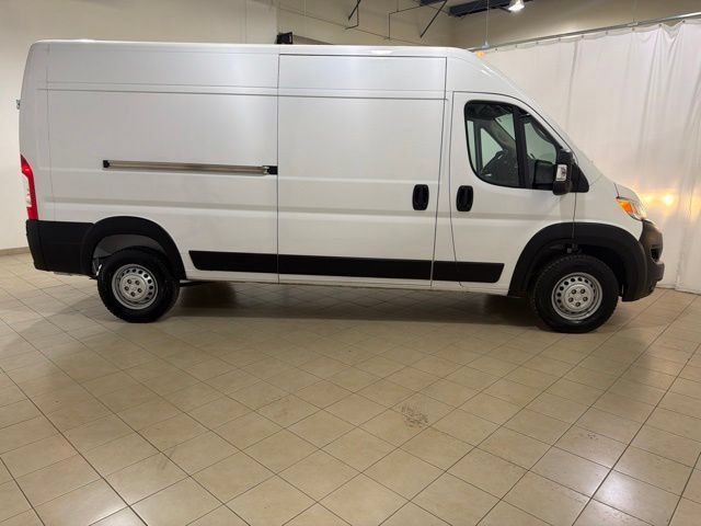Used 2025 RAM ProMaster 2500 w/ Convenience Group FWD image 7