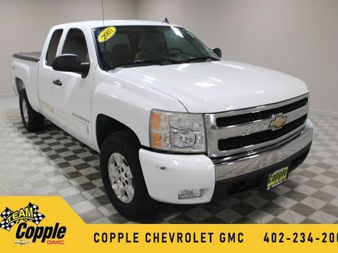 Used 2007 Chevrolet Silverado 1500 LT w/ 2LT Audio Package AWD/4WD image 1
