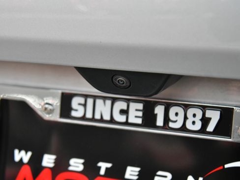 Used 2024 Jeep Grand Cherokee L Laredo image 46