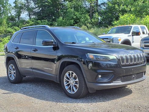 Used 2020 Jeep Cherokee Latitude Lux w/ Comfort/Convenience Group AWD/4WD image 3