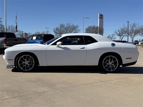 Used 2023 Dodge Challenger GT image 3