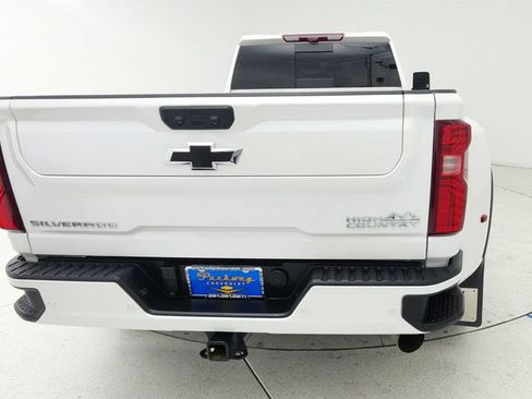 Certified 2025 Chevrolet Silverado 3500 High Country w/ High Country Premium Package AWD/4WD image 6