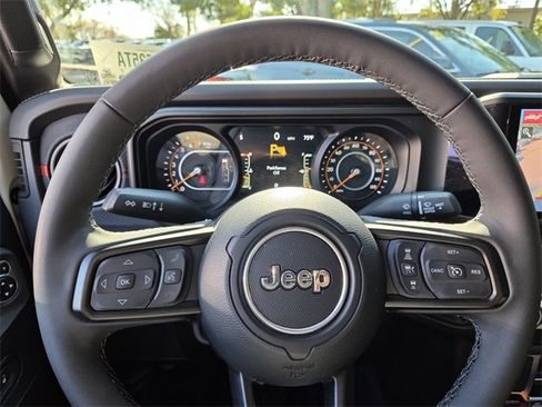 Used 2025 Jeep Gladiator Rubicon image 37