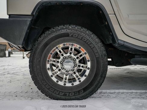 Used 2003 HUMMER H2 w/ Preferred Equipment Group image 10