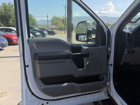 Used 2017 Ford F250 XL w/ Power Equipment Group AWD/4WD image 16