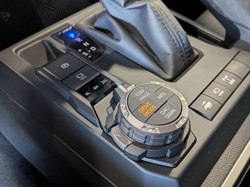 New 2026 Toyota Tacoma TRD Off-Road w/ TRD Off Road Premium Package AWD/4WD image 27