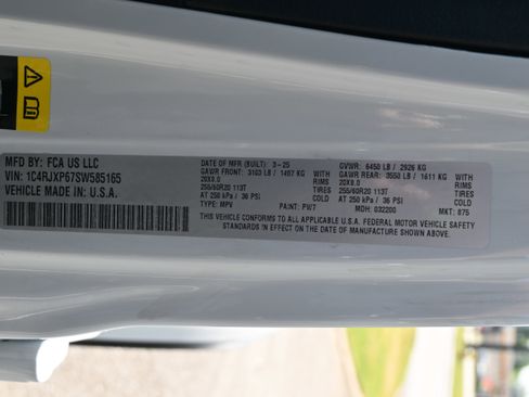 Used 2025 Jeep Wrangler Sahara w/ Safety Group image 36