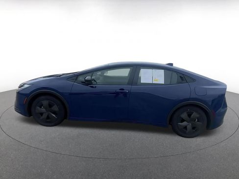 Used 2025 Toyota Prius LE image 9