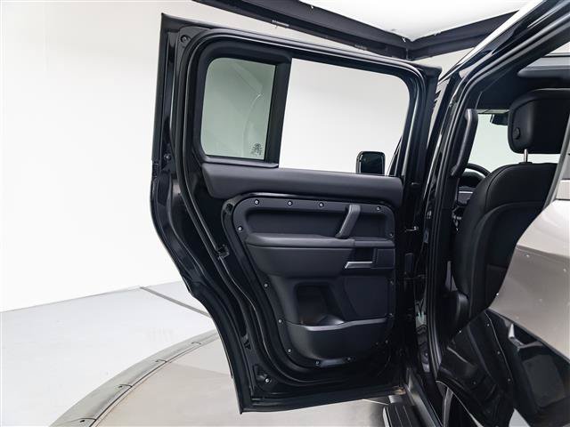New 2026 Land Rover Defender 110 X-Dynamic SE AWD/4WD image 29