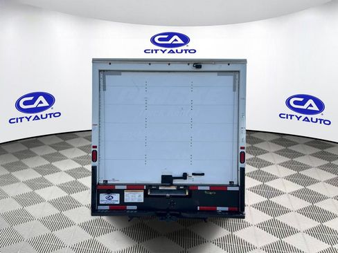 Used 2022 Ford E-350 and Econoline 350 Super Duty RWD image 5