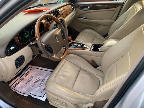 Used 2006 Jaguar XJ8 RWD image 15