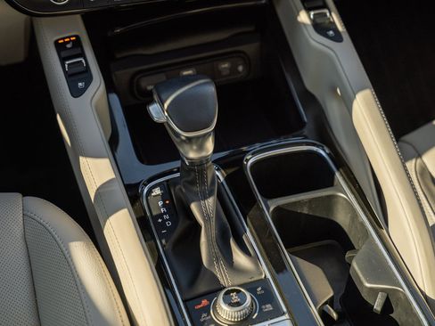 Used 2023 Kia Telluride EX w/ EX Captain's Chair Package image 31