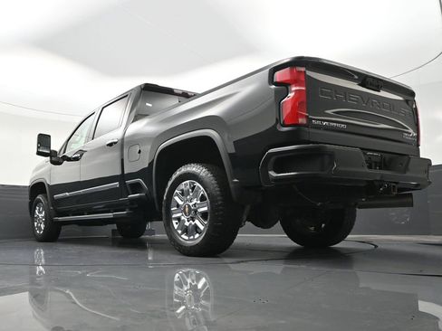Used 2024 Chevrolet Silverado 2500 High Country w/ High Country Premium Package AWD/4WD image 29