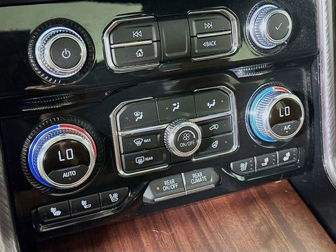 Certified 2024 GMC Yukon Denali Ultimate AWD/4WD image 21