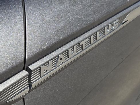 Used 2022 Lincoln Nautilus Reserve w/ Equipment Group 201A image 14