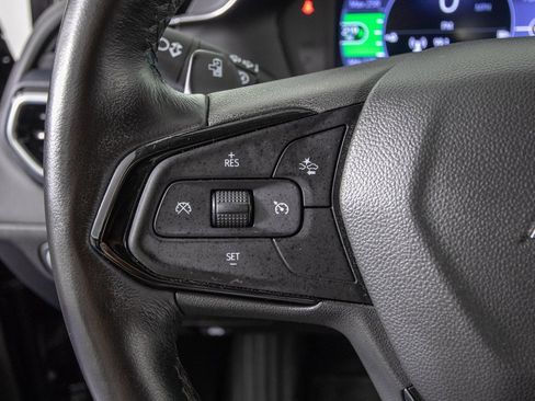 Used 2022 Chevrolet Bolt EUV Premier image 20