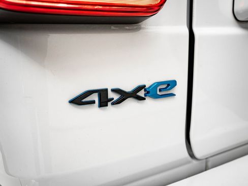 Used 2021 Jeep Wrangler Unlimited Sahara image 18