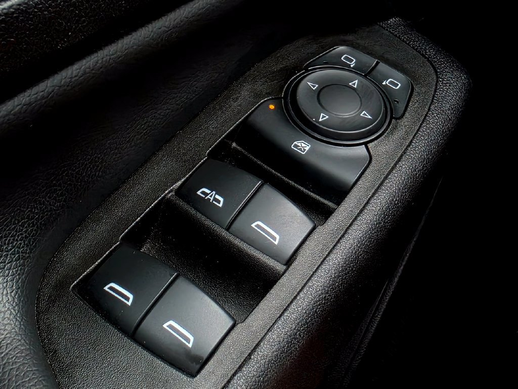 Used 2024 Chevrolet Equinox LT FWD image 19