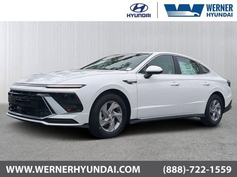 New 2026 Hyundai Sonata SE image 1