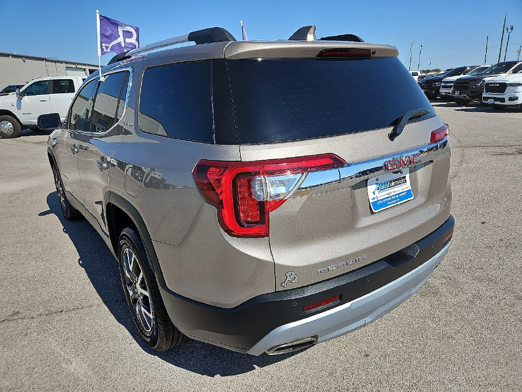 Used 2022 GMC Acadia SLE w/ Driver Convenience Package FWD image 5
