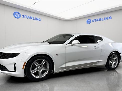 Used 2022 Chevrolet Camaro LT image 2