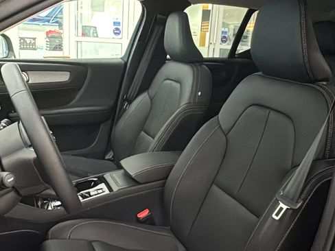 New 2026 Volvo XC40 B5 Ultra w/ Protection Package Premier AWD/4WD image 23