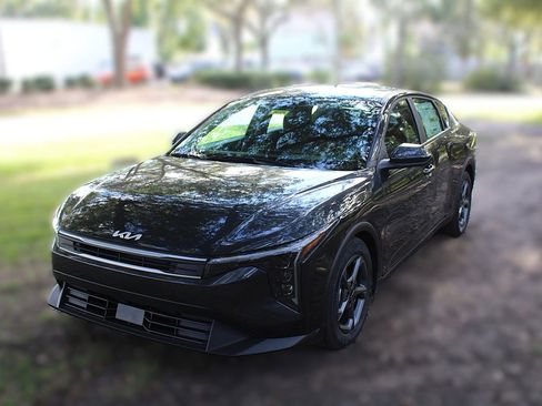 New 2026 Kia K4 FWD image 15