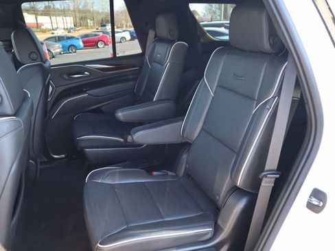 Used 2022 Cadillac Escalade Premium Luxury w/ Performance Package image 3