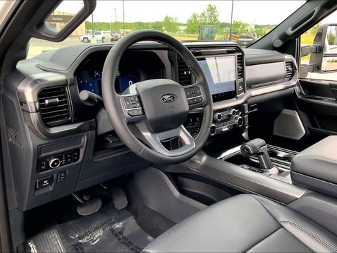 Used 2025 Ford F150 Lariat w/ Equipment Group 502A High AWD/4WD image 13