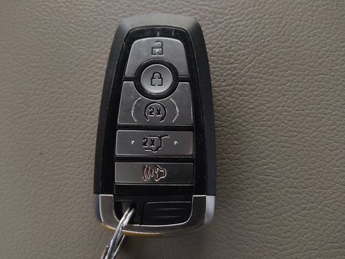 Used 2020 Ford Expedition XLT w/ Equipment Group 202A RWD image 32