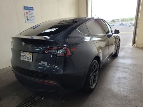Used 2025 Tesla Model Y Long Range AWD/4WD image 6
