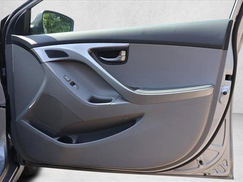 Used 2013 Hyundai Elantra GLS FWD image 29