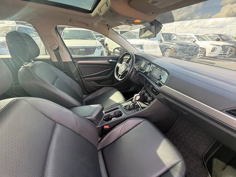 Used 2019 Volkswagen Jetta SE image 25