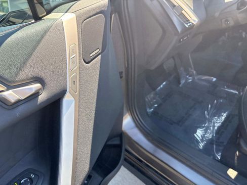 Certified 2025 BMW iX xDrive50 image 15