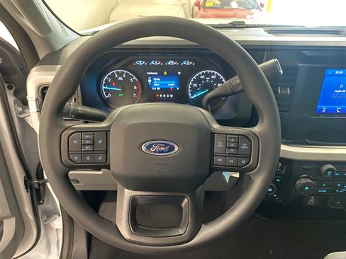 New 2026 Ford F250 XLT w/ FX4 Off-Road Package AWD/4WD image 13