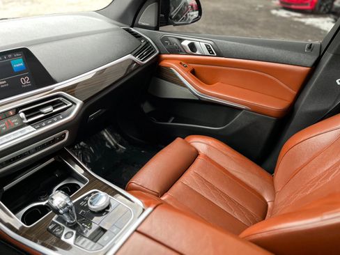 Used 2019 BMW X5 xDrive50i w/ M Sport Package image 39