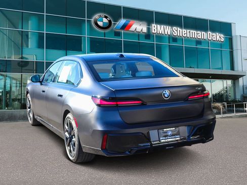 New 2026 BMW 740i image 6