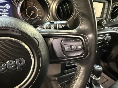 Used 2019 Jeep Wrangler Sport image 35
