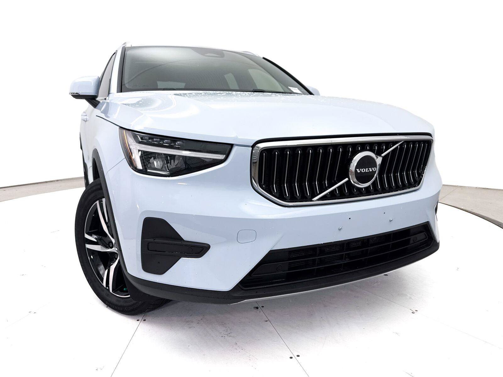 Used 2024 Volvo XC40 B5 Core AWD/4WD image 8