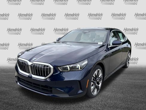 Used 2026 BMW 530i w/ Premium Package RWD image 5