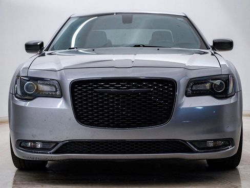 Used 2015 Chrysler 300 S image 6