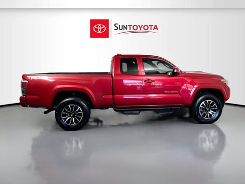 Used 2022 Toyota Tacoma TRD Sport image 2