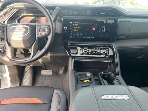 Used 2024 GMC Sierra 2500 AT4 w/ AT4 Premium Plus Package image 22