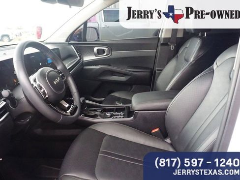 Used 2025 Kia Sorento S image 19