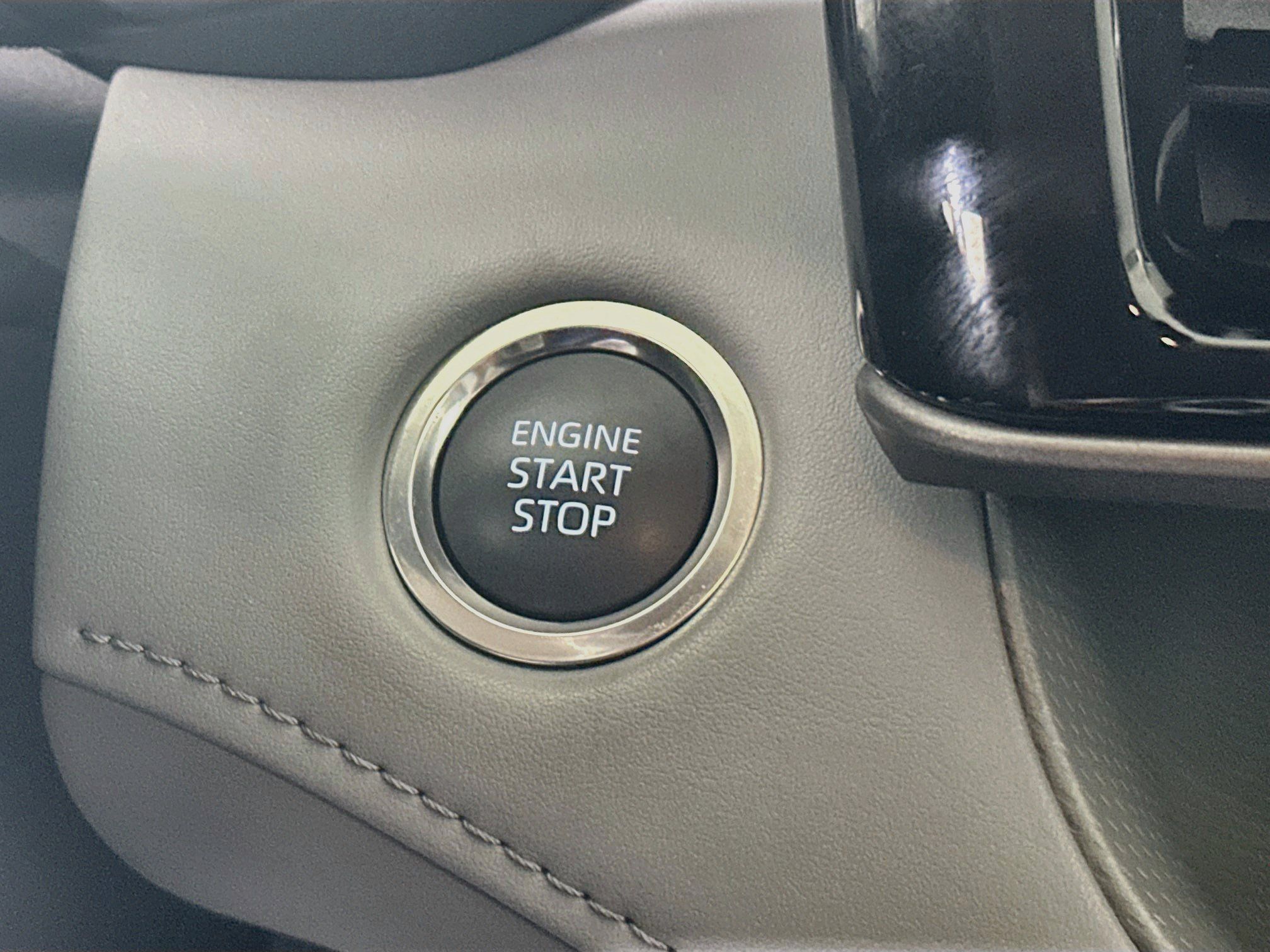 Used 2025 Toyota Highlander LE FWD image 20