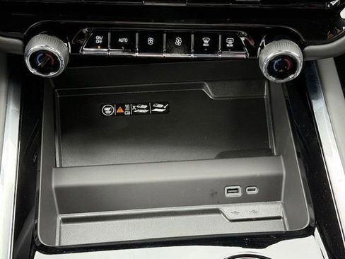 New 2025 Chevrolet Tahoe Premier w/ Sun And Tow Package image 26