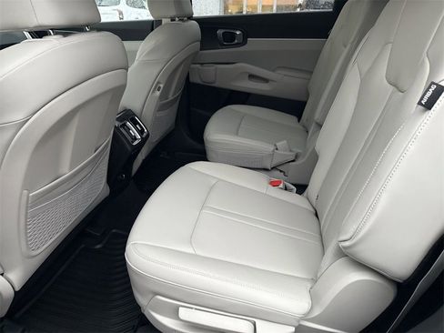 New 2025 Kia Sorento EX w/ Panoramic Sunroof Package image 29